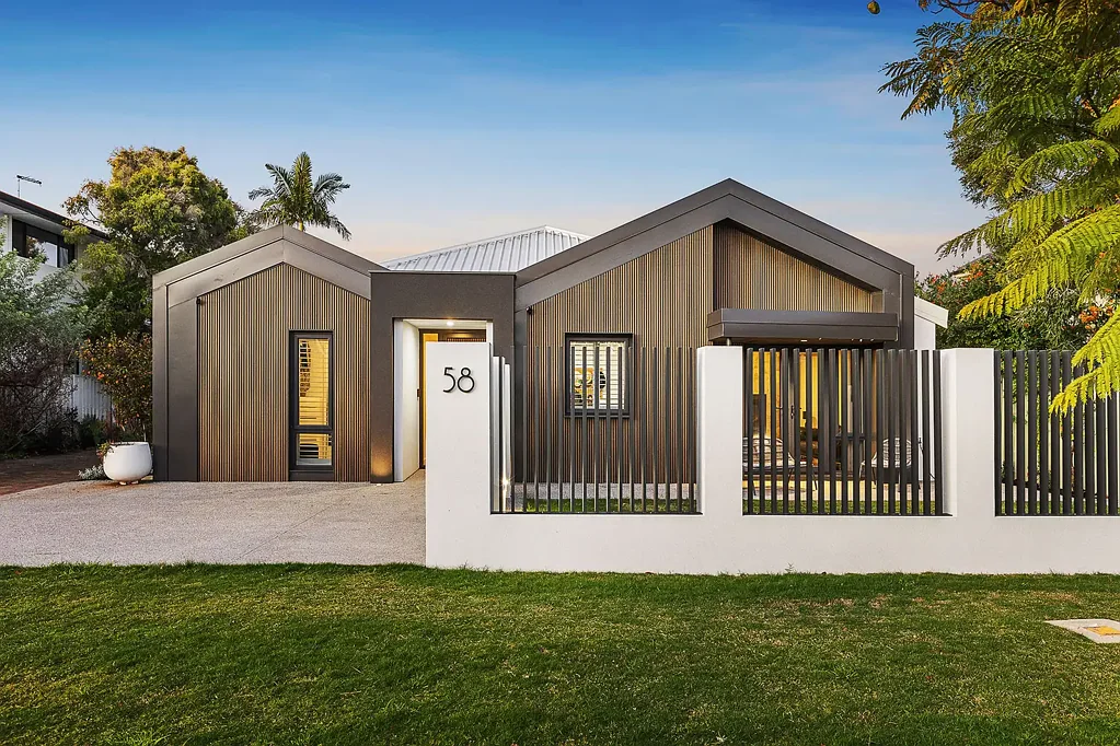 Applecross 4Kwarto CONTEMPORARY SINGLE-LEVEL