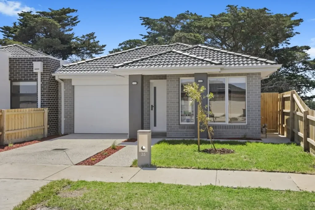 35 Presentation Boulevard, Winter Valley, VIC 3358