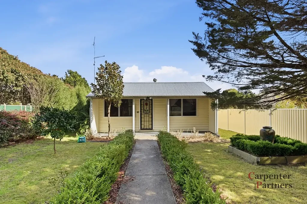 Charming Two-Bedroom Cottage