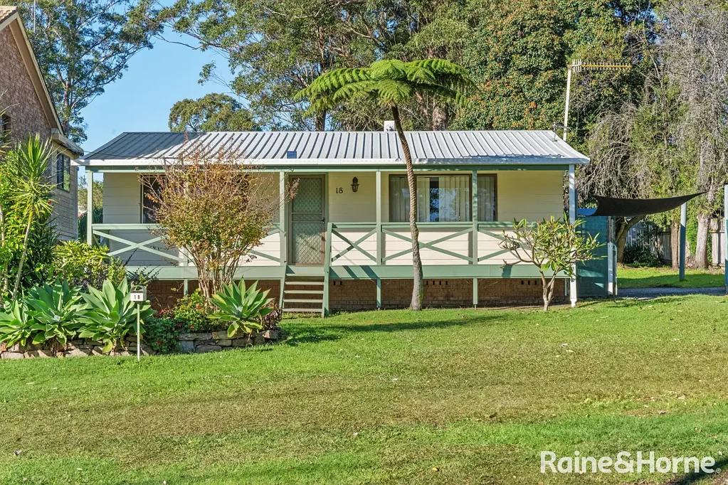 18 Alma Avenue, Fishermans Paradise, NSW 2539