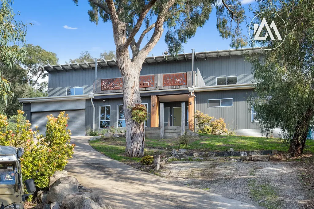 Langwarrin 5 Bedroom Custom built light filled home, crafted for comfort, designed for living