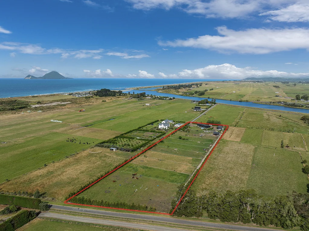 Thornton  2ha Coastal Lifestyle Grazing