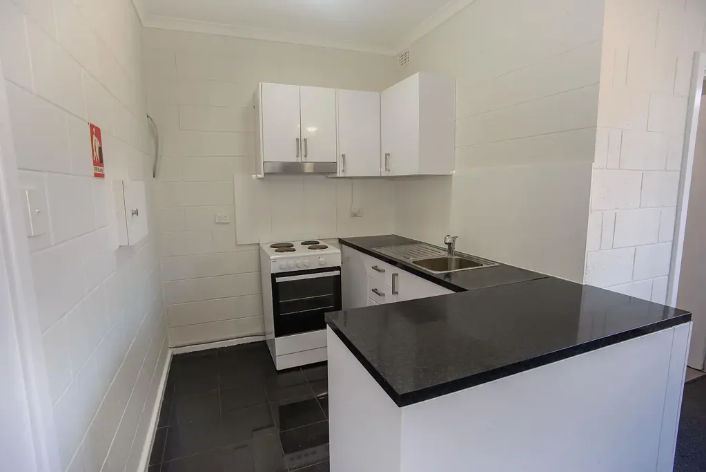 FANTASTIC LOCATION - OPPOSITE THE PARKLANDS