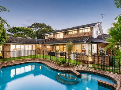 Carindale 5房 优质转角地块上的卓越家庭住宅 Exceptional Family Home on a Premium Corner Block