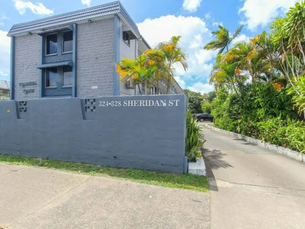 1 Bedroom Unit in Convenient Cairns North Location