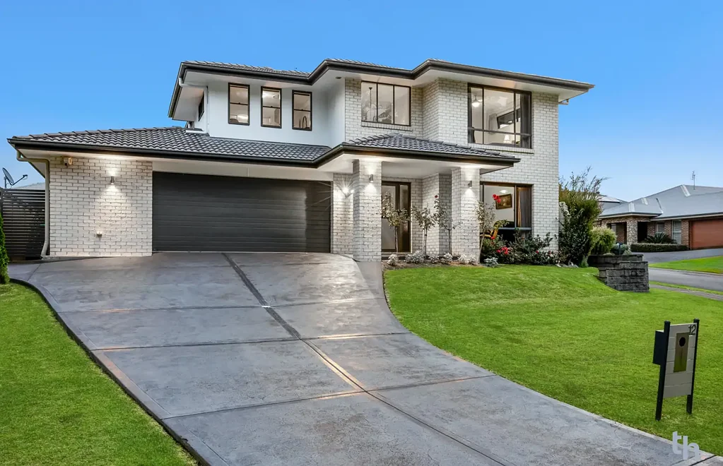 12 Eumina Street, Cameron Park, NSW 2285