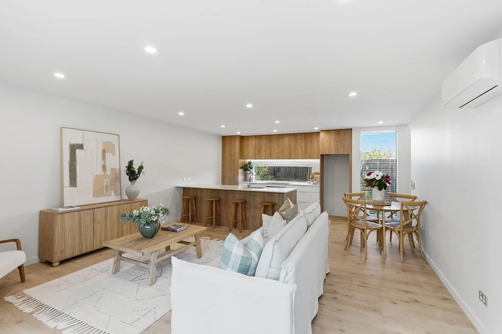 Spacious 3-Bedroom Townhouse Zoned for BHS & GHS