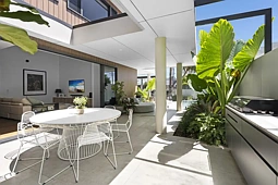 70 Acanthus Avenue, Burleigh Heads