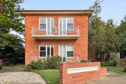 4/4 Sunning Place, Summer Hill