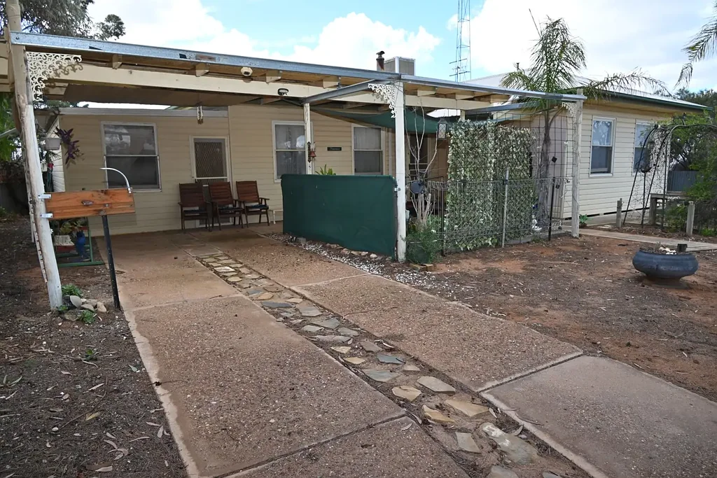 Morgan 3ਬੈੱਡਰੂਮ Morgan Opportunity – Spacious Home on a Large Allotment with Room for More!