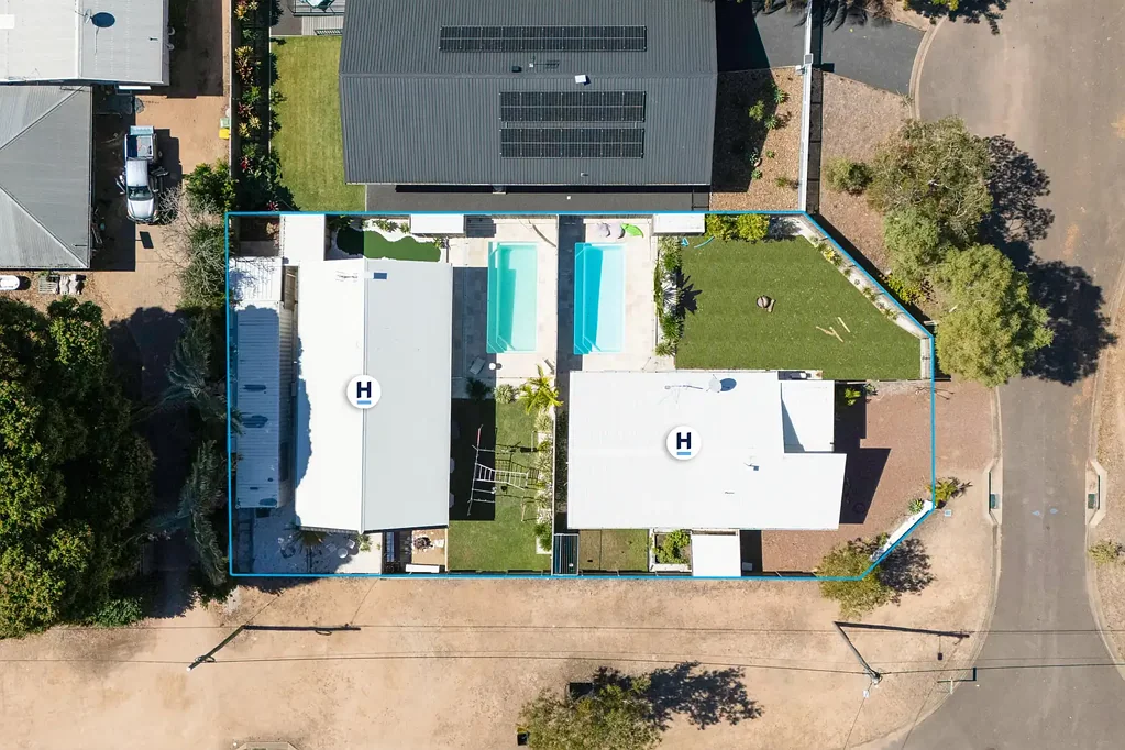 Horseshoe Bay 6房  TWO ARCHITECTURALLY DESIGNED RESORT HOMES – A RARE ISLAND OPPORTUNITY