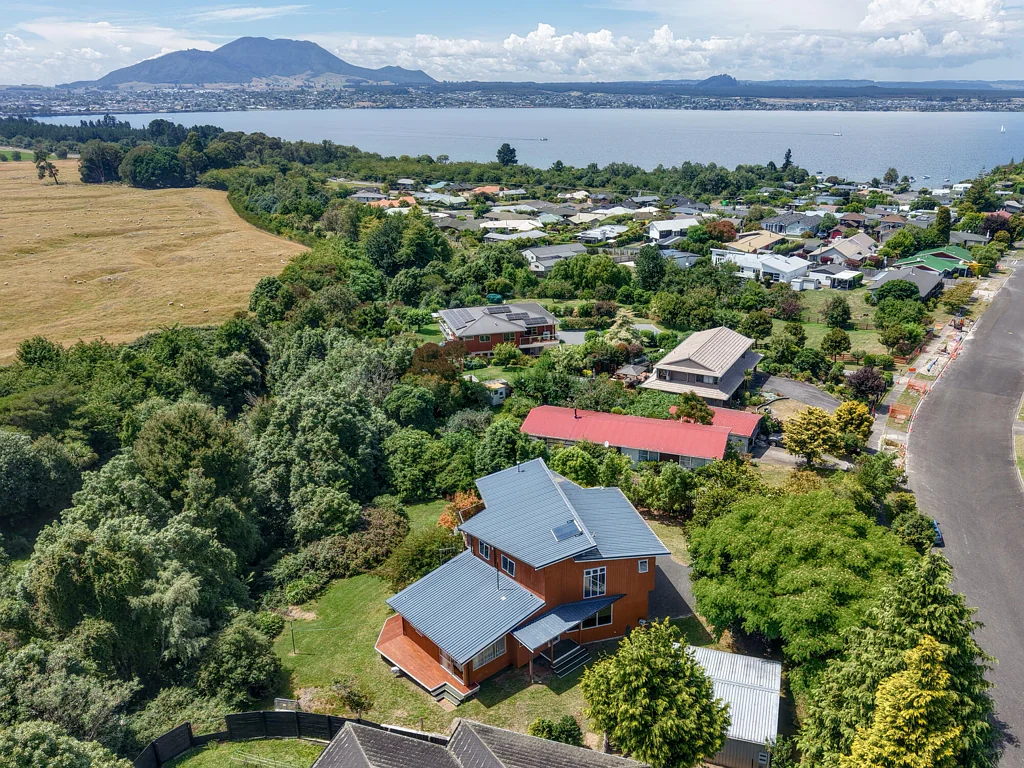 Acacia Bay 3 Slaapkamer Deceased Estate - Bring All Offers