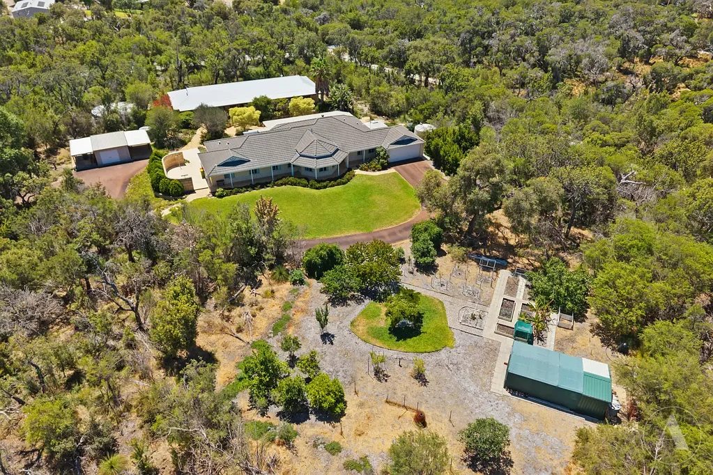 Wandi 4ห้องนอน TRULY LOVED 5 ACRE RESIDENCE + ENTERTAINERS POOL HOUSE!!!