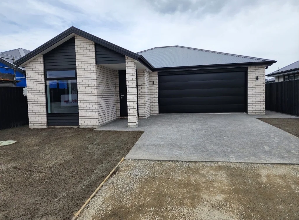 Bright, Modern & Move-In Ready in North Canterbury