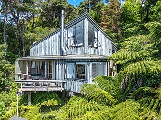 178 Ocean View Road, Oneroa, Waiheke Island