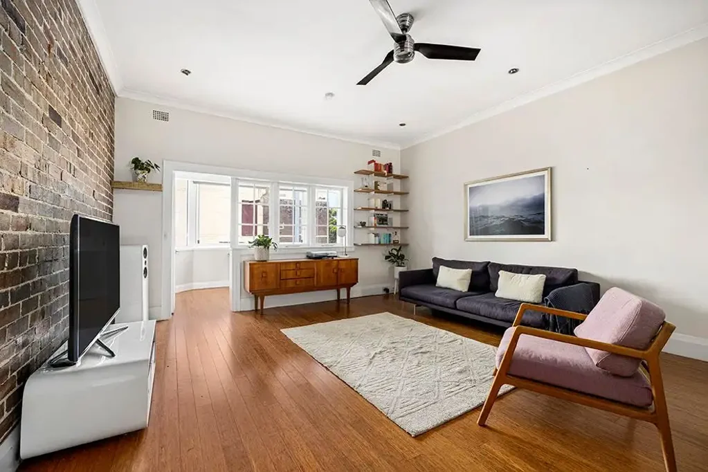 New York Style Art Deco Apartment in the Heart of Randwick!