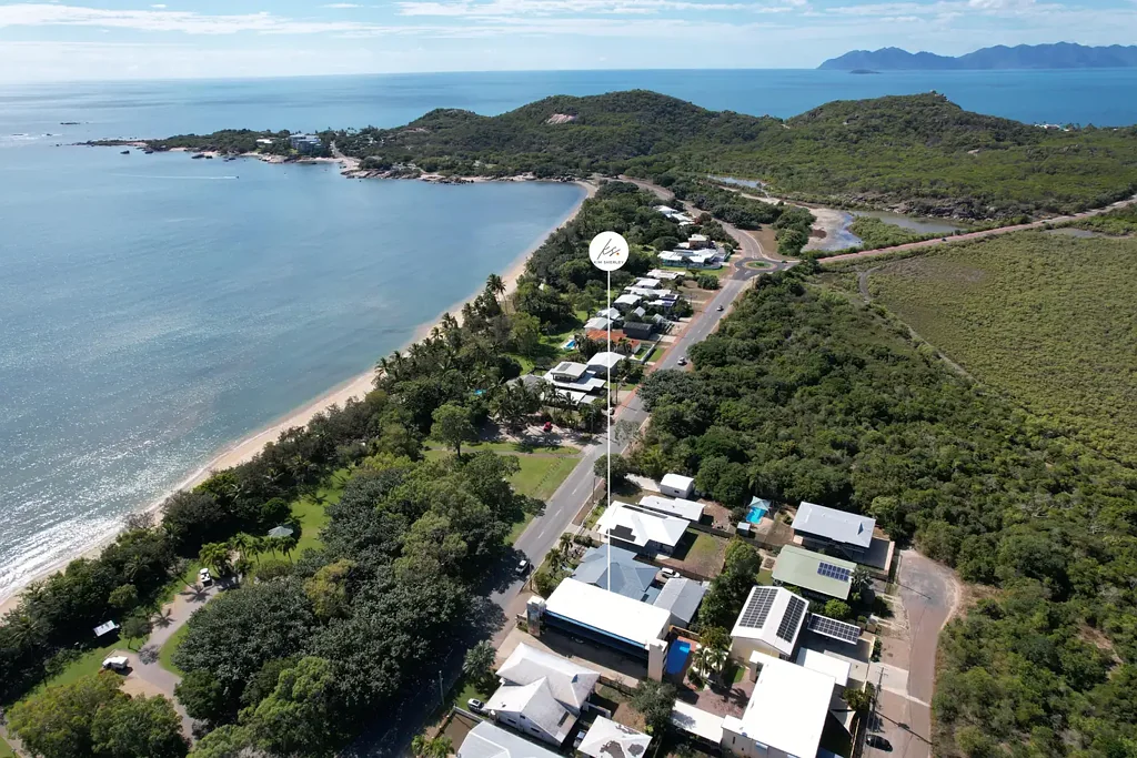 Bowen 2 Bedroom Coastal 2-Bedroom Unit Near Horseshoe Bay – Perfect for Singles, Retirees or Investors