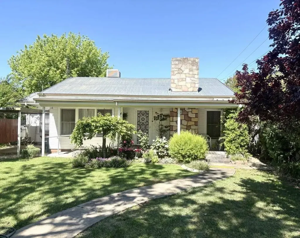 Cootamundra 2ਬੈੱਡਰੂਮ SOUGHT AFTER LOCATION