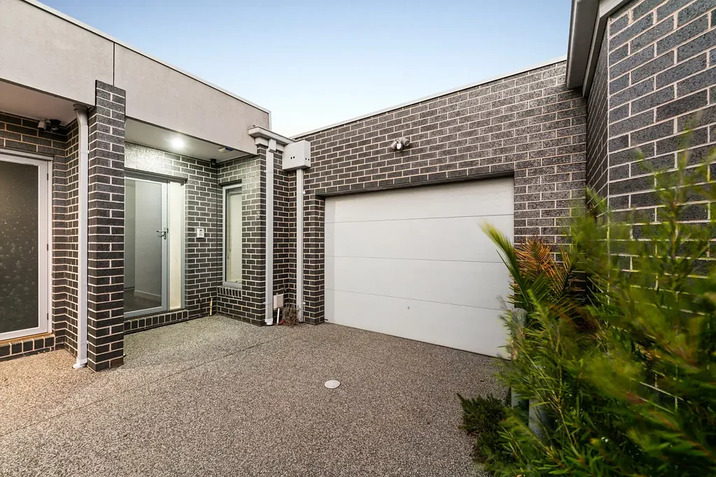 Altona North 2Kwarto Sun-Splashed Living With Stand-Out Convenience
