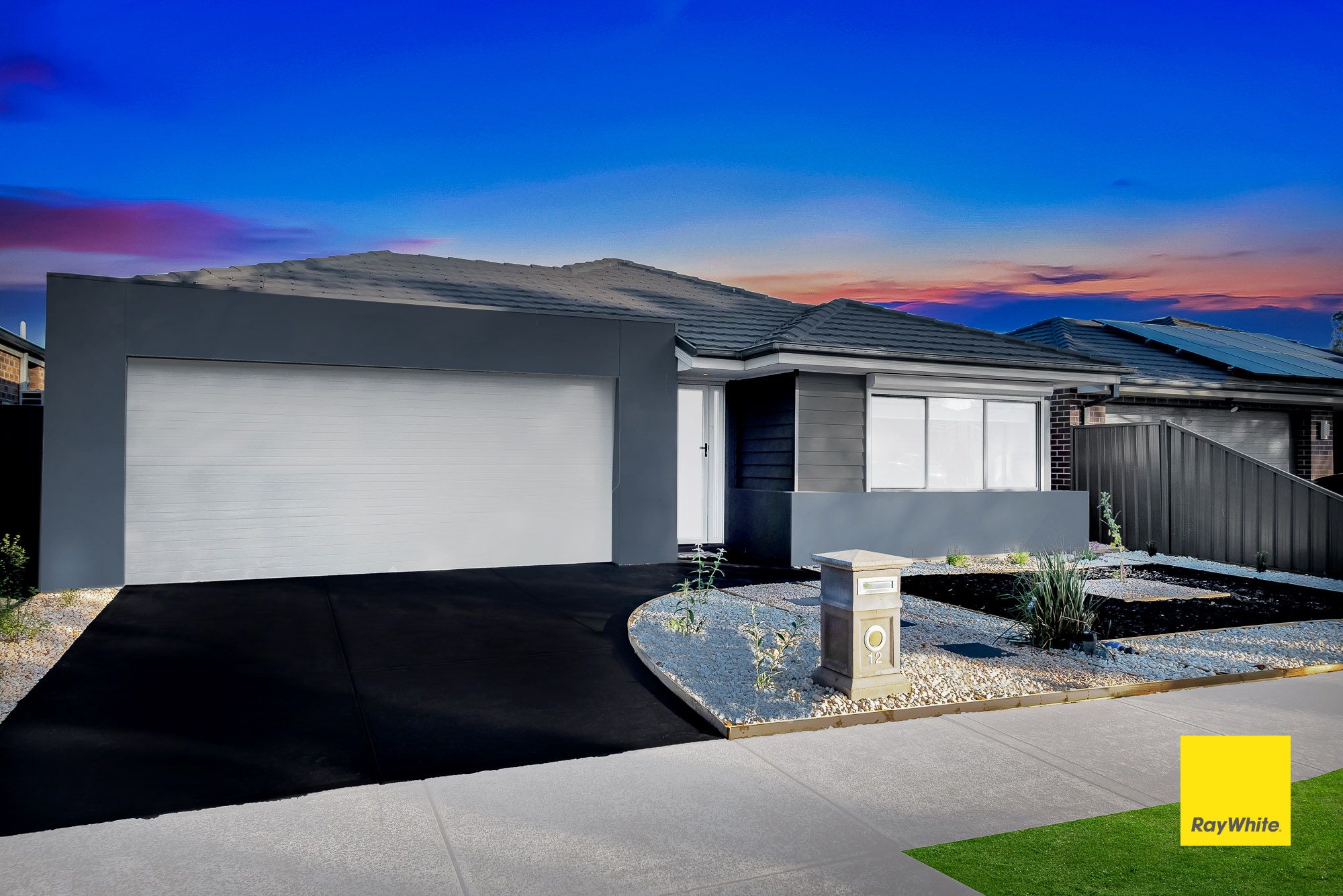 12 FINSBURY CR, MANOR LAKES VIC 3024, 0 Schlafzimmer, 0 Badezimmer, House