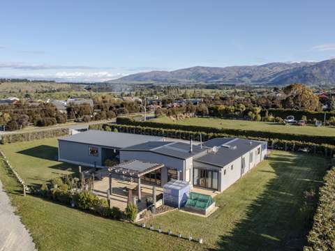 Wanaka 4房  Home, income and further potential
