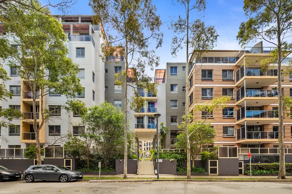 Fantastic Ground Floor Apartment with a Private Courtyard
