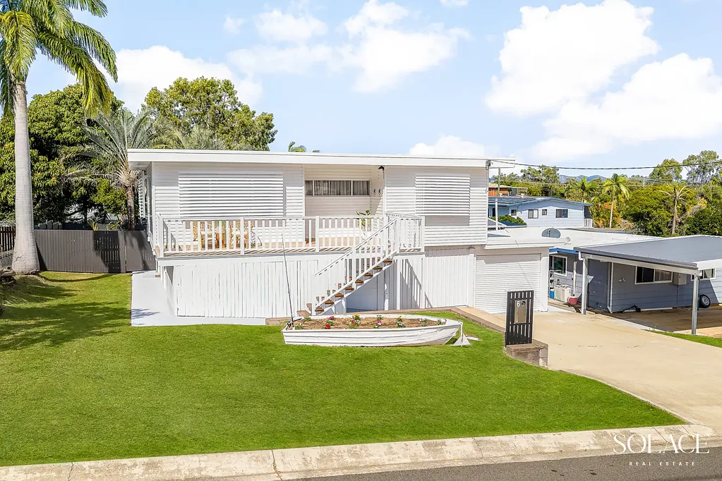 Boyne Island 3कमरा Completely Reimagined Coastal Living – Stylish, Modern & Move-In Ready!