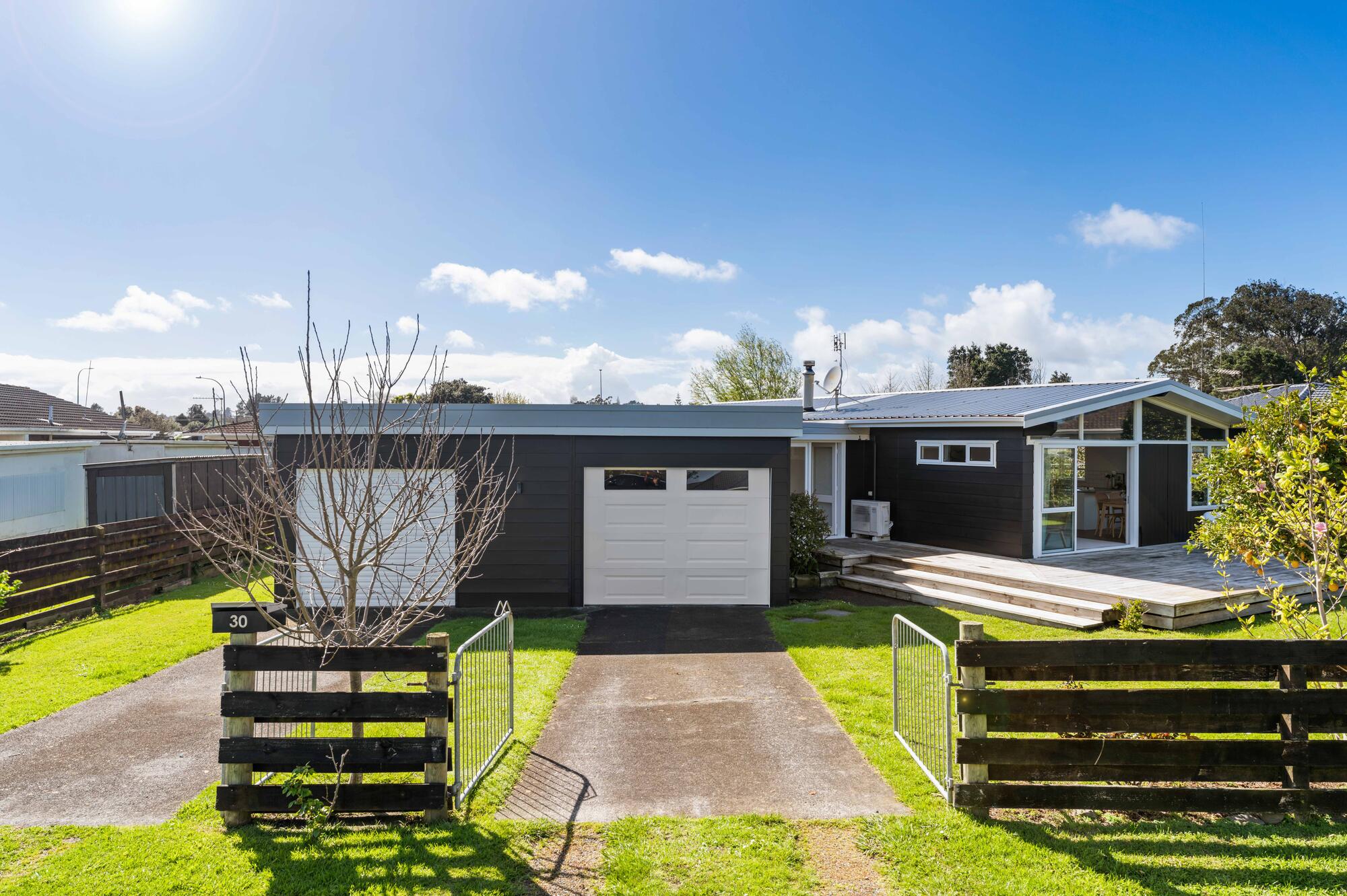 30 Domain Street, Waiuku, photo 1