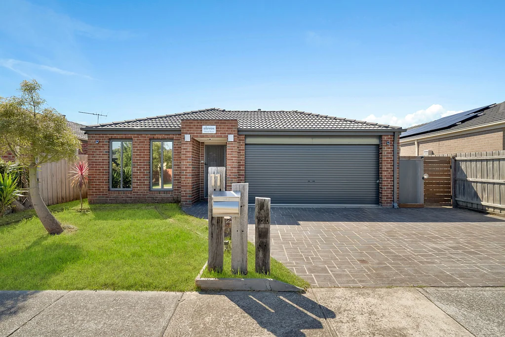 11 Omega Street, Carrum Downs, VIC 3201