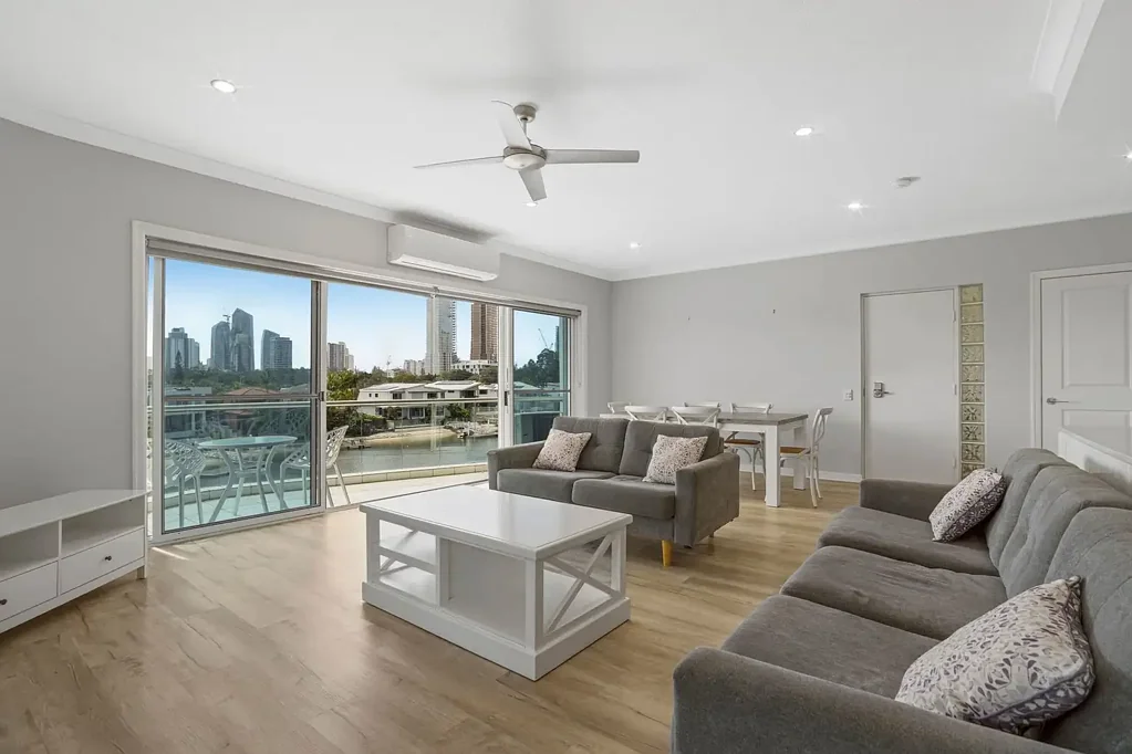 Furnished Waterfront 3‑Bedroom Apartment in Broadbeach Waters