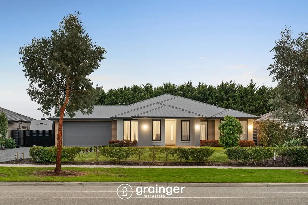 Junction Village 4 Bedroom Family Sanctuary on 1002m² with Rear Access + Pool!