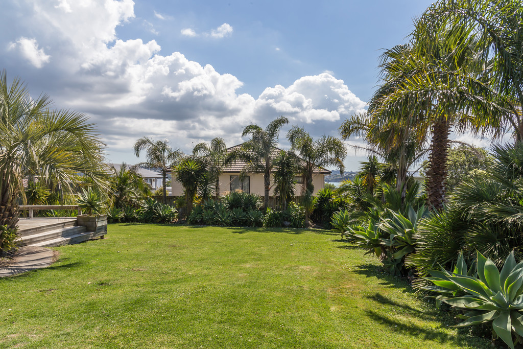 1014 Whangaparaoa Road, Tindalls Beach, Auckland - Rodney, 3 rūma, 1 rūma horoi