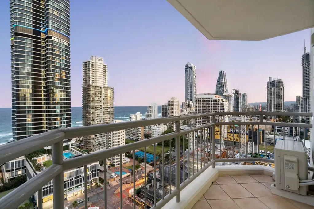 Surfers Paradise 2房  Oversized 2 Bed + Study or 3 Bed, Sellers Bought Elsewhere - MUST BE SOLD!