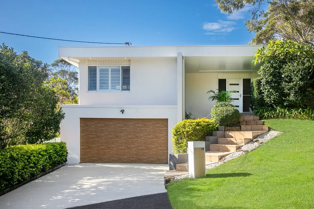 Bateau Bay 4 Bedroom Sun, Space & Ocean Breezes – Lifestyle Living in East Bateau Bay