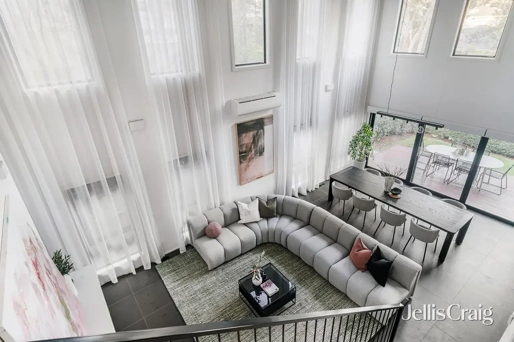 Eltham North 4 Slaapkamer Family living elevated to new heights