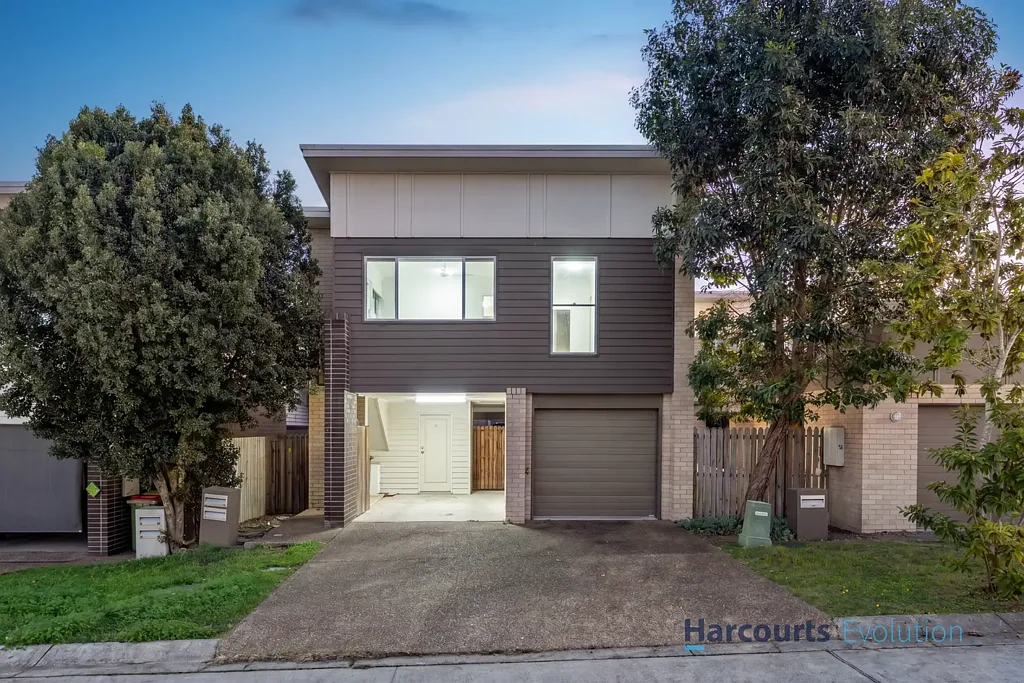 Redbank Plains 4침실 Investors Dream - An Exceptional Dual Occupancy Opportunity in the Heart of Redbank Plains