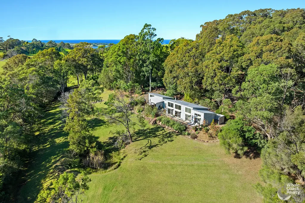 Central Tilba 6 Slaapkamer Tilba Coastal Retreat - Offering Lifestyle, Luxury & Established Business Opportunity