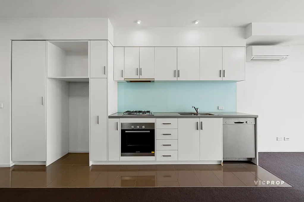 Spacious 2 Bed Apartment in North Melbourne