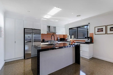 ਰਸੋਈ - 11 SUNDEW DRIVE, KANGAROO FLAT