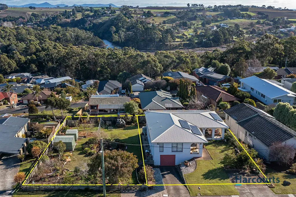 Devonport 4 Bedroom Larger home with STUNNING views!!