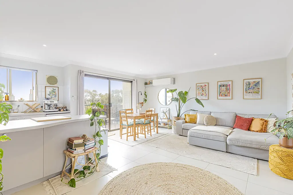 Churchlands 2Kwarto Uninterrupted Lake Views – Light, Bright & Perfectly Positioned