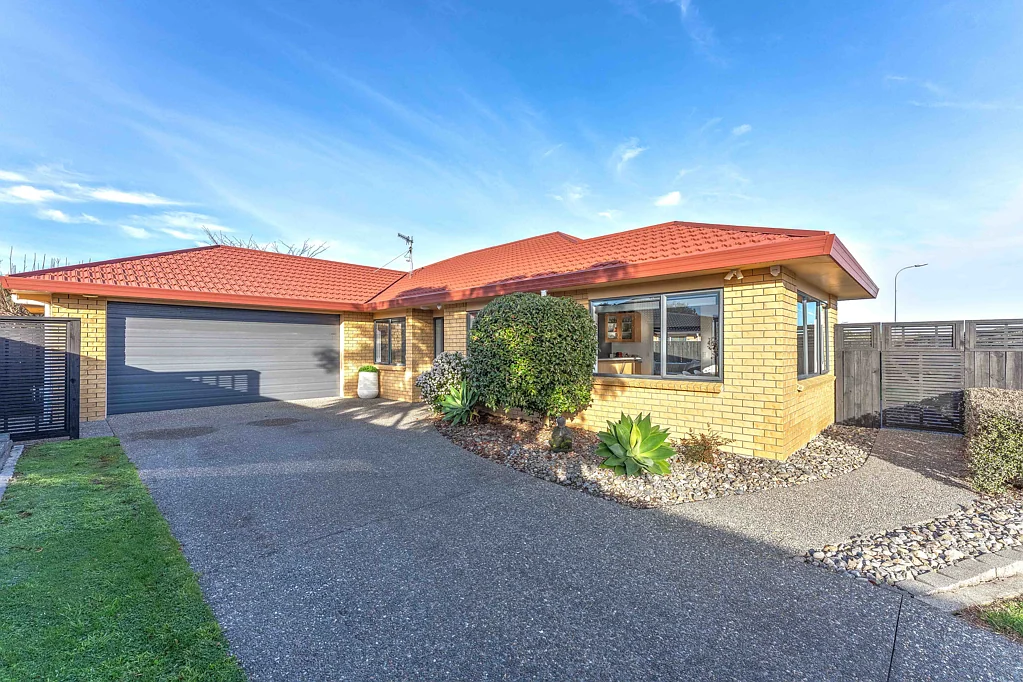 Paraparaumu Beach 3ਬੈੱਡਰੂਮ Superior Presentation - Sun Soaked & Move-In Ready