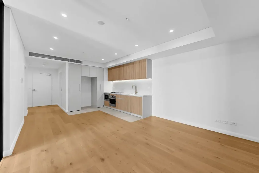 Spacious One Bedroom with Carspace