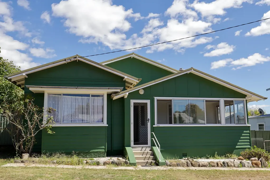 Great Located Large Family Home