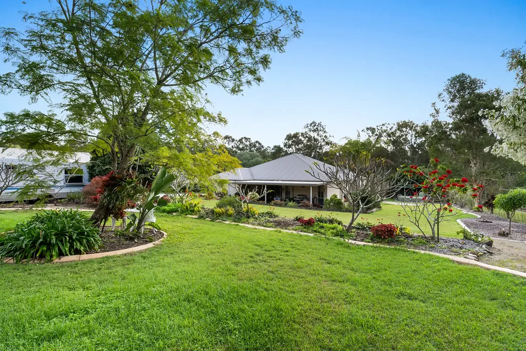 New Beith 4غرفة نوم Well established family home on half-acre