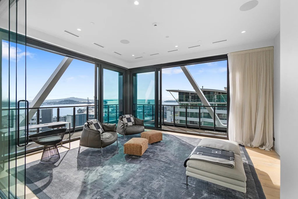 Auckland Central 3 Slaapkamer Sub-Penthouse Living at its Finest