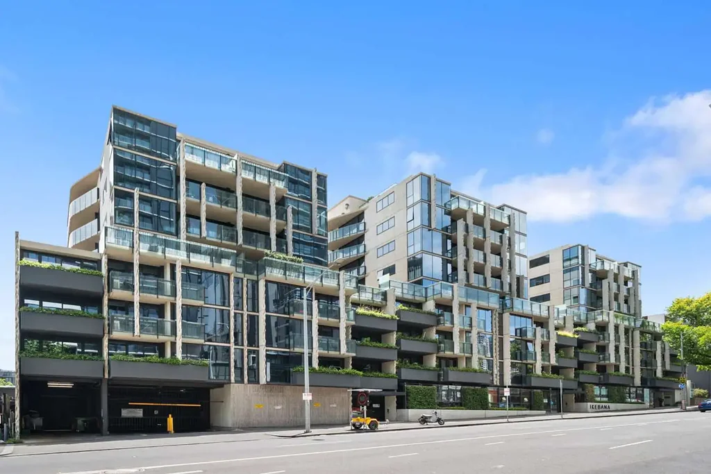 2 beds 1 bath apartment with 1 standard car space - extra large balcony with wonderful view