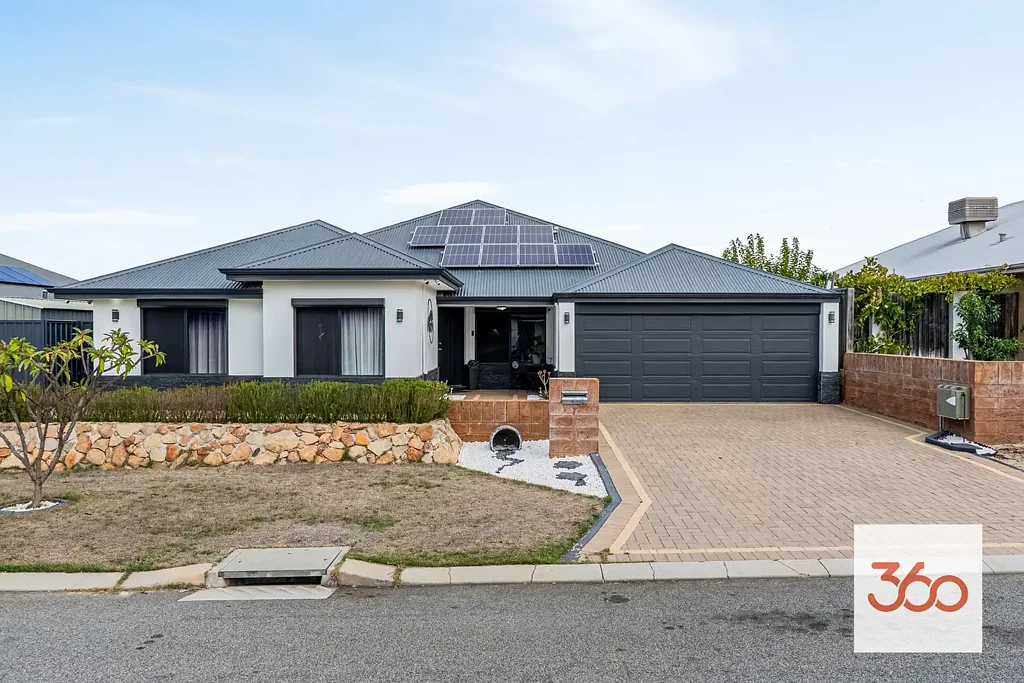 Ellenbrook 5ห้องนอน Step into Your Dream Home at 7 Cape Gardens, Ellenbrook