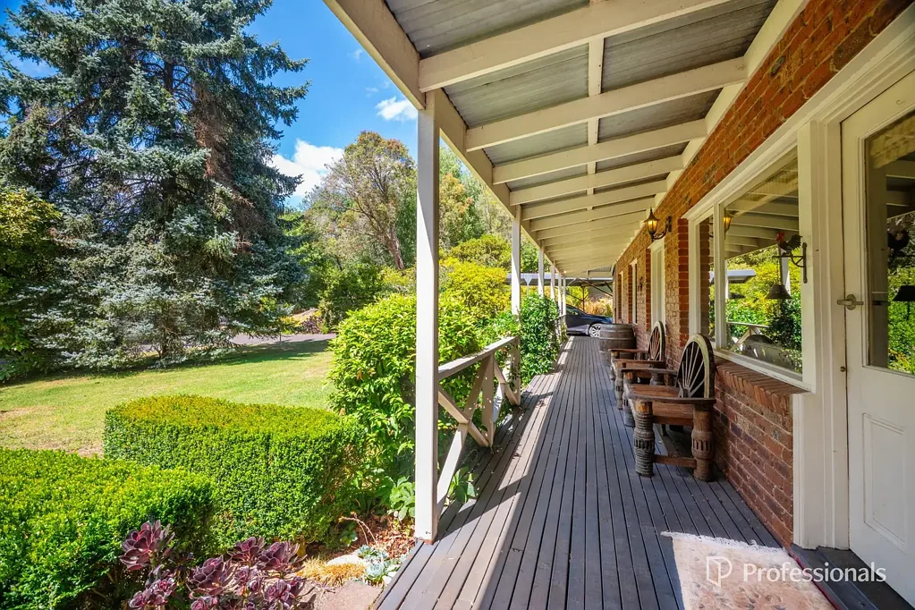 Hoddles Creek 3ห้องนอน MAGNIFICENT 10-ACRE "MISTY VALLEY FARM"