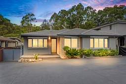 9 Desley Crescent, Prospect